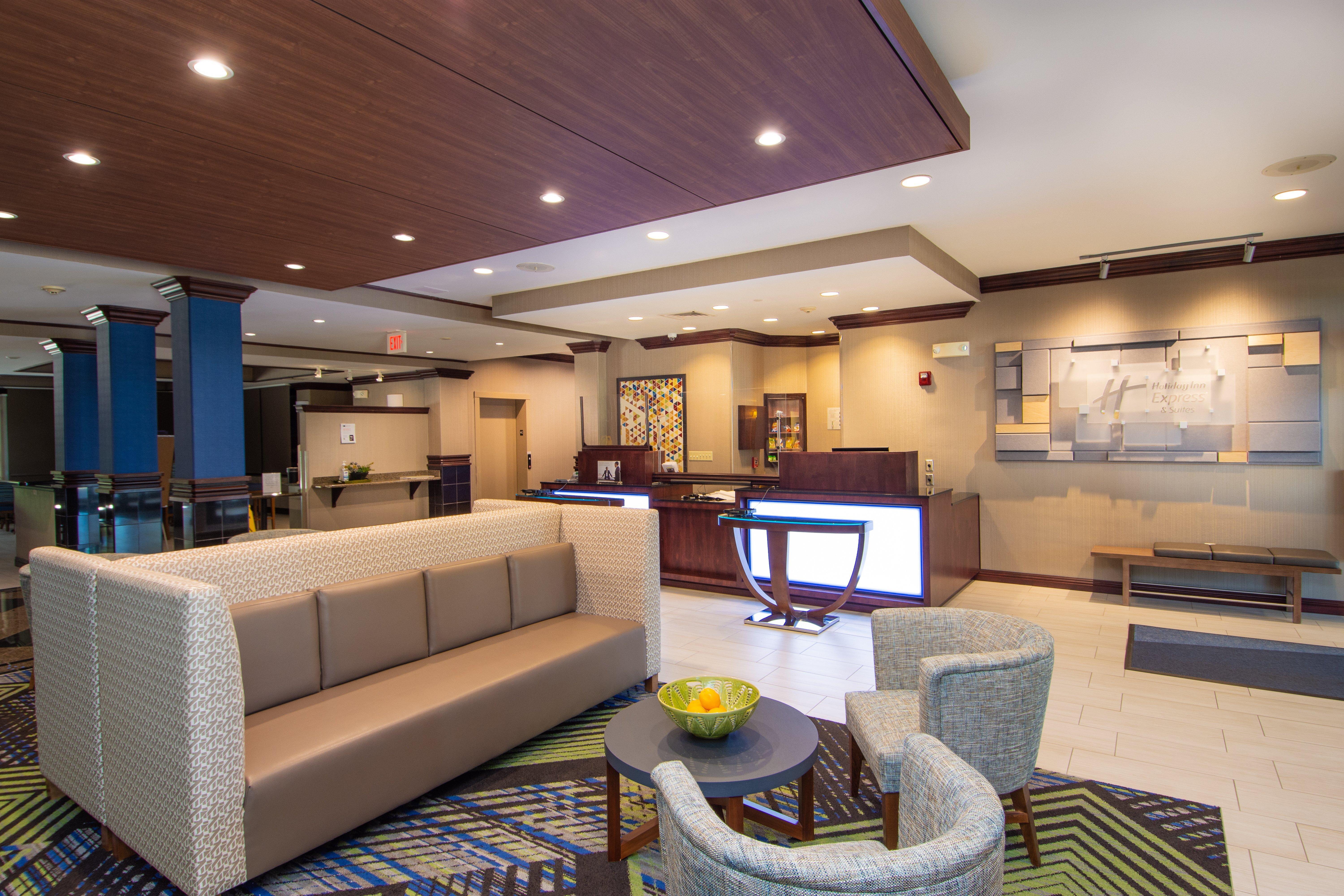 Holiday Inn Express And Suites Springfield Medical District By Ihg Exterior photo